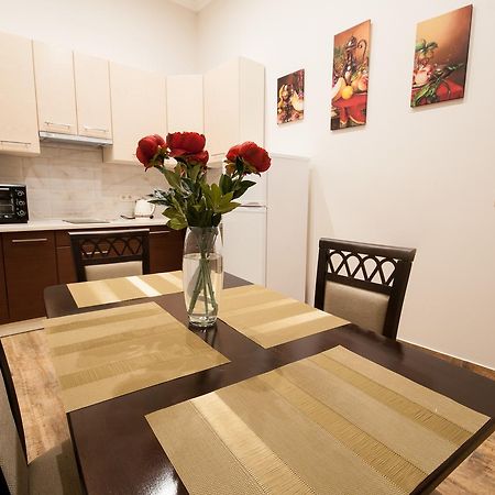 Wonderful Flat On City Center อุชโฮรอด ภายนอก รูปภาพ