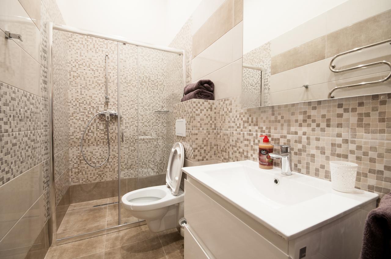 Wonderful Flat On City Center อุชโฮรอด ภายนอก รูปภาพ